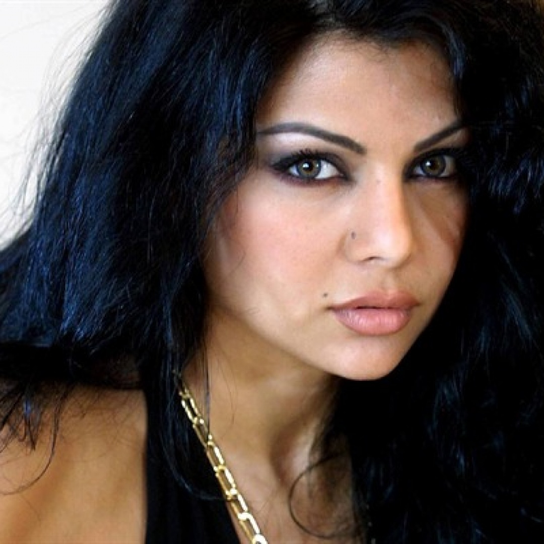 Mashhurlar külotsiz va kiyimsiz yalangoch