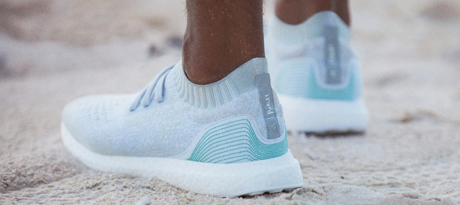 Ticinonline - Ecco le prime scarpe di plastica riciclata