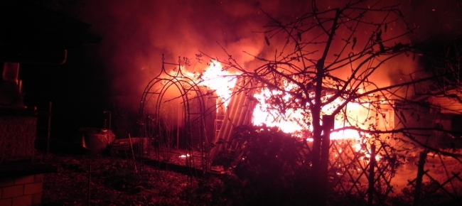 Risultati immagini per giardino in fiamme