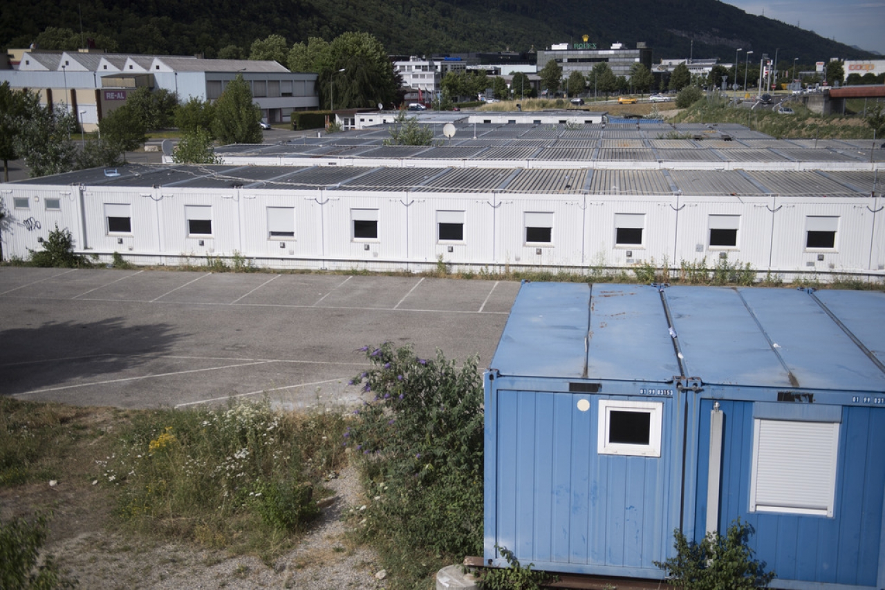 D'accoglienza Da Per Container Ticinonline Operai A Centri UMVSzp