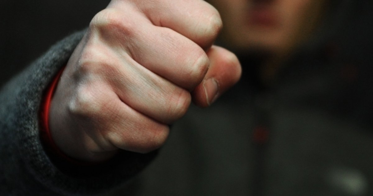 Si Ferisce Tirando Un Pugno Al Muro L Assicurazione Infortuni Non Interviene Ticinonline