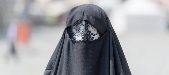 l_-svizzeri-favorevoli-a-vietare-il-burqa-b9fd.jpg