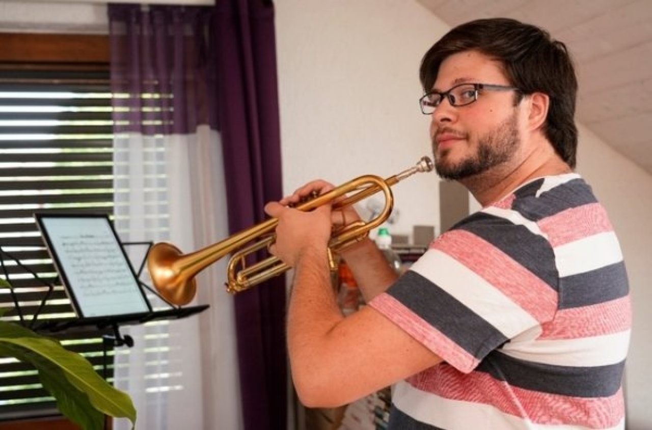 Multato Perche Suonava La Tromba Con La Finestra Aperta Ticinonline