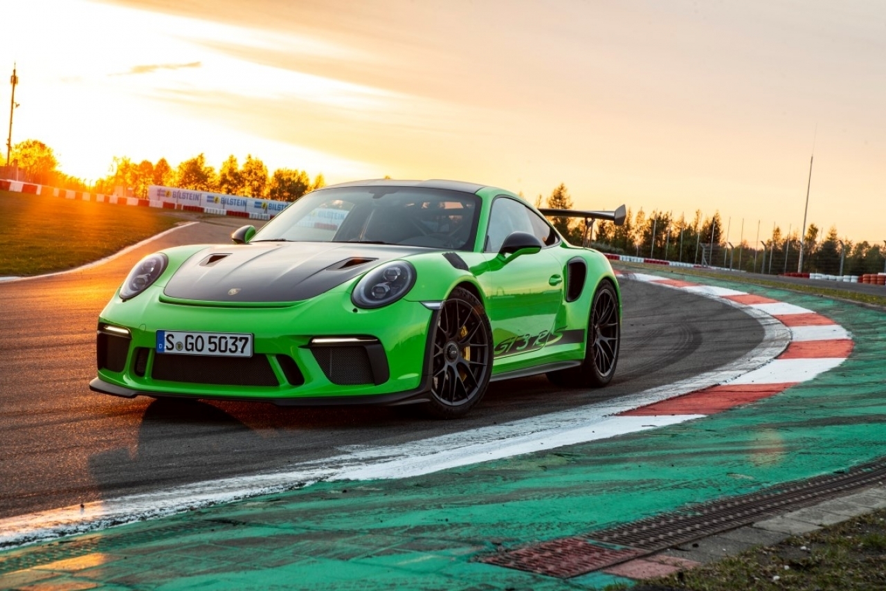 Ticinonline Porsche 911 Gt3 Rs Linea Rossa A Quota 9000