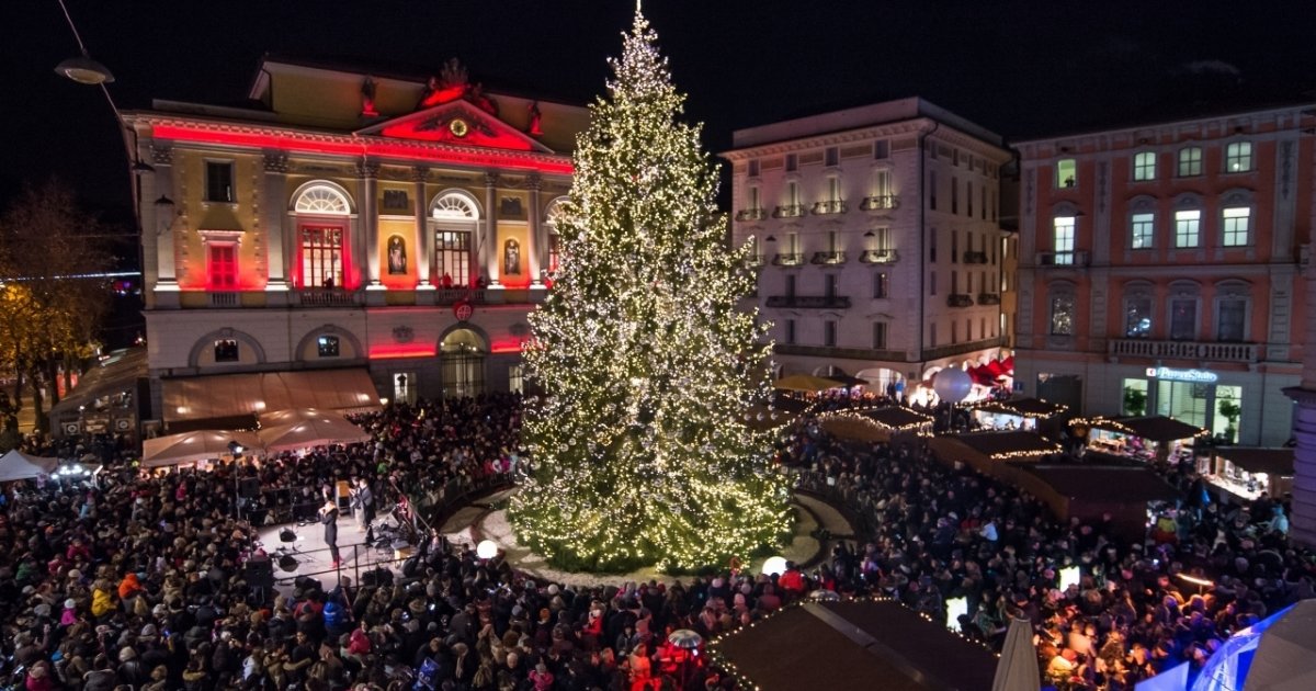 Lugano Natale.Sabato Si Accende L Albero Di Natale Ticinonline