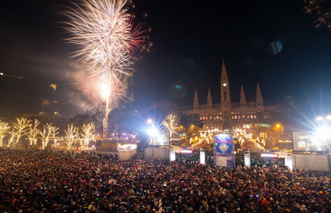 Capodanno in piazza a palpare fondoschiena: una ginevrina gli rompe il naso  - Ticinonline