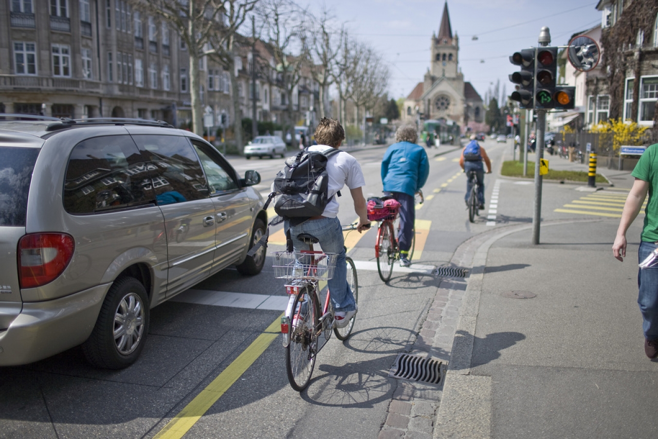 bicicletta contromano codice della strada