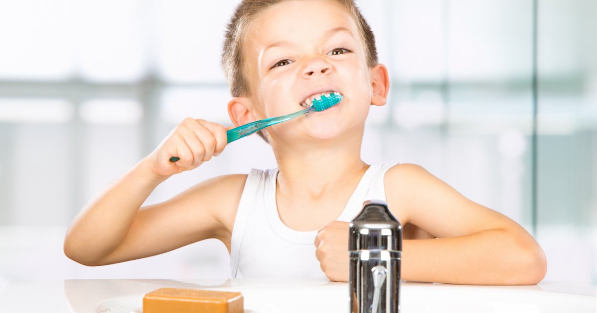 Гигиена зубов. Чистка зубов рисунок. Сколько по времени нужно чистить зубы детям. Сколько по времени нужно чистить зубы детям. Гигиена полости рта для детей.