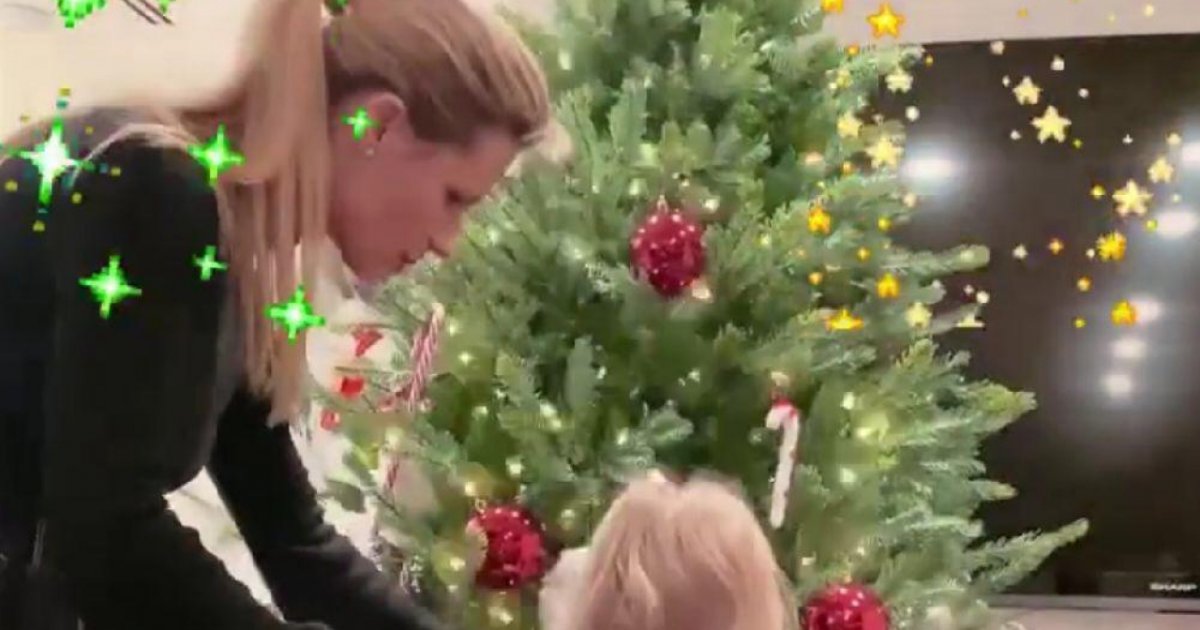 Michelle Hunziker Ha Gia Fatto L Albero Di Natale Ticinonline