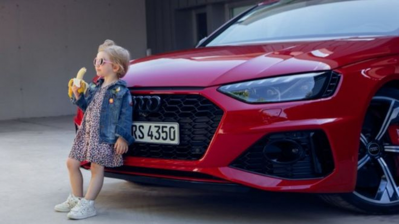 Audi Fa Dietrofront E Cancella La Pubblicita Della Bimba Con La Banana Ticinonline