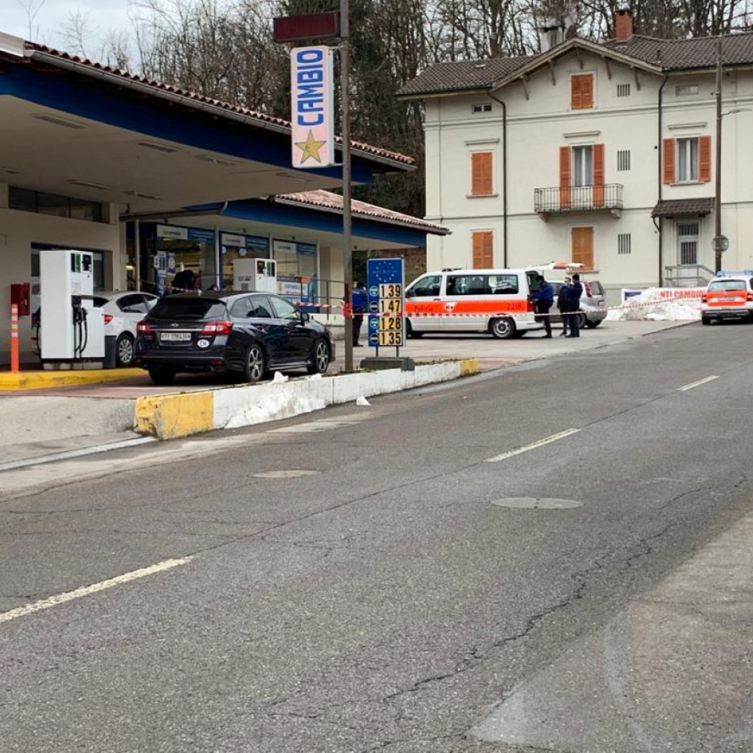 Rapina in un distributore di benzina a Fornasette - Ticinonline