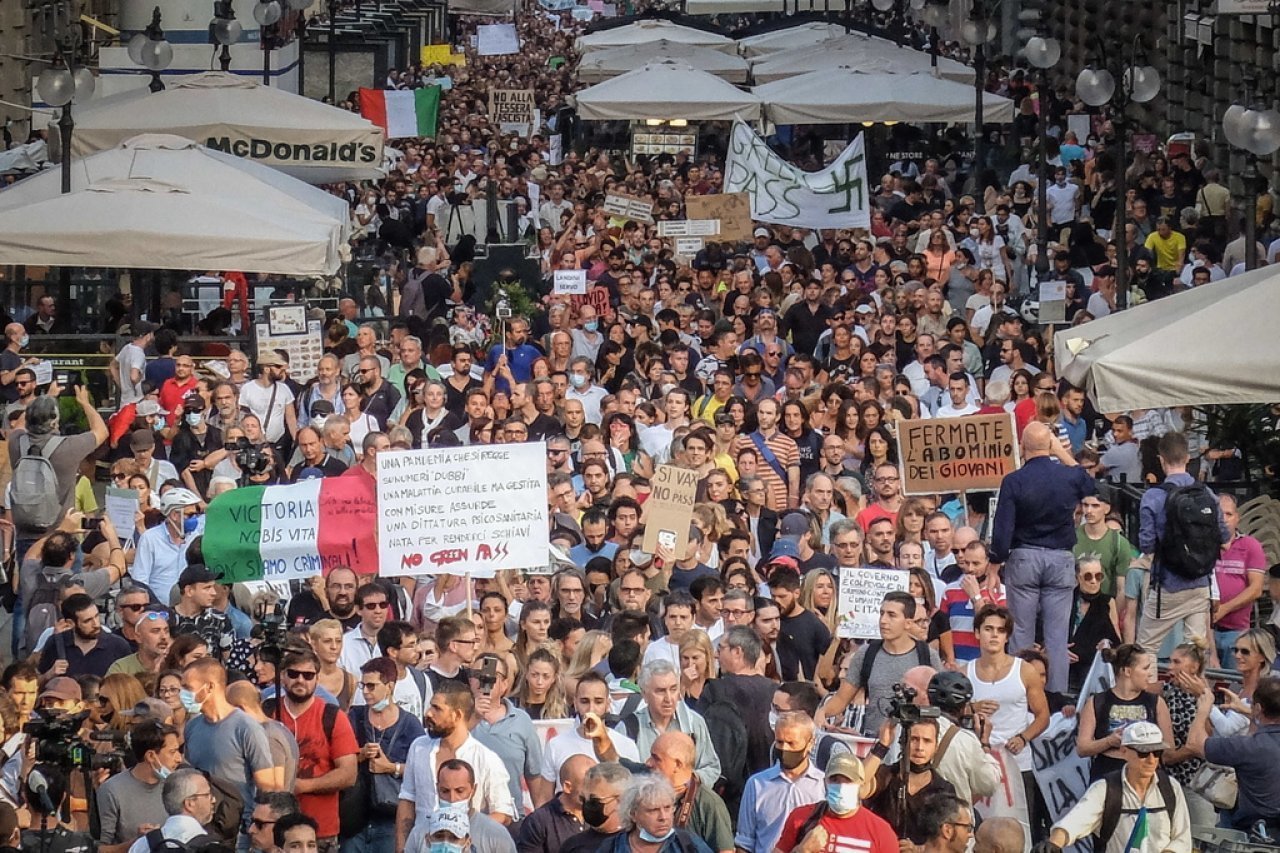 No Green Pass In Piazza Ora Sognano Il Referendum Ticinonline