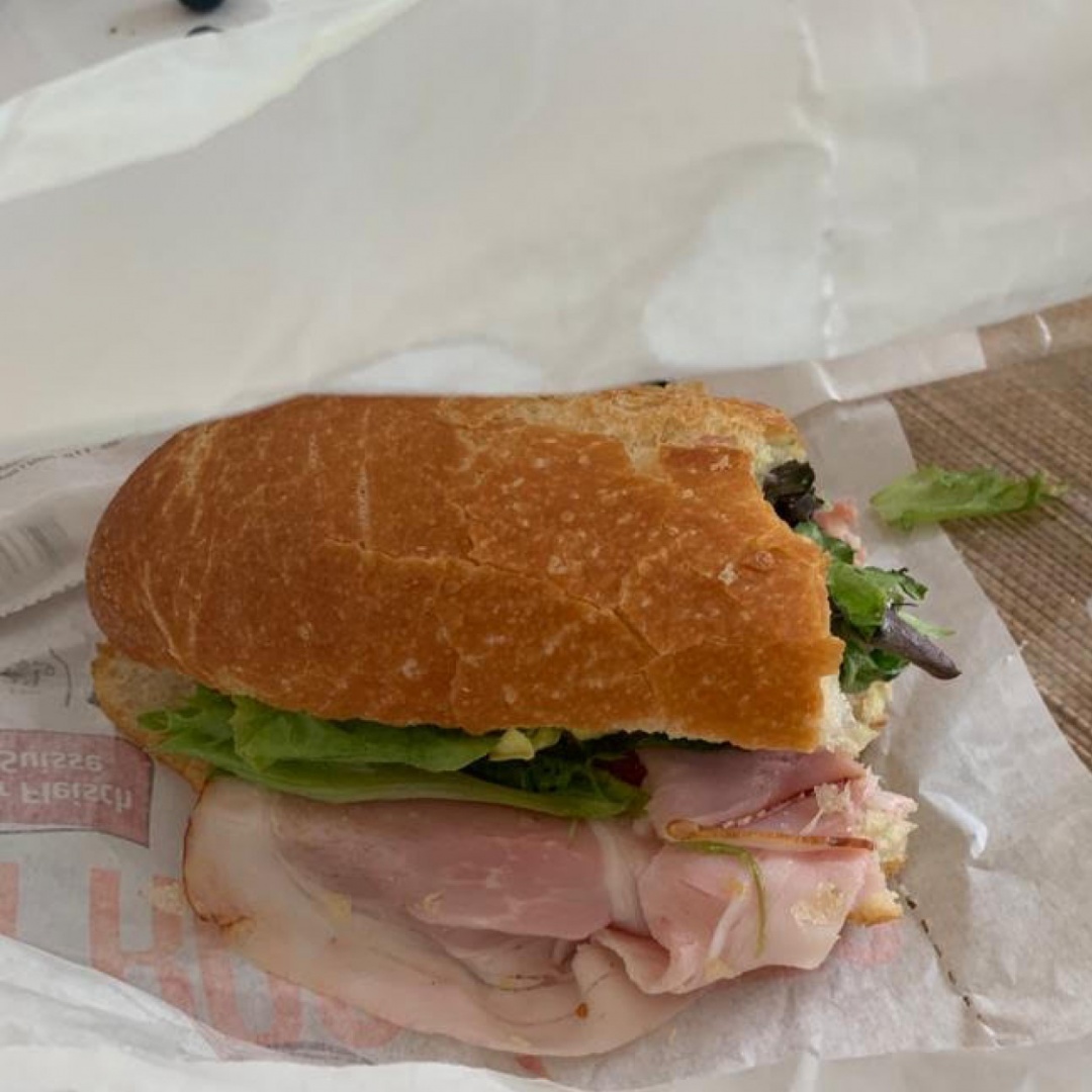 Panino con lumaca e tante scuse - Ticinonline