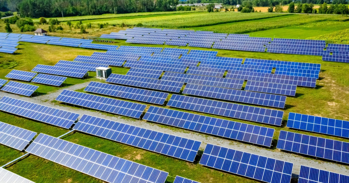 Pannelli solari, sempre più forte la dipendenza europea dalla Cina