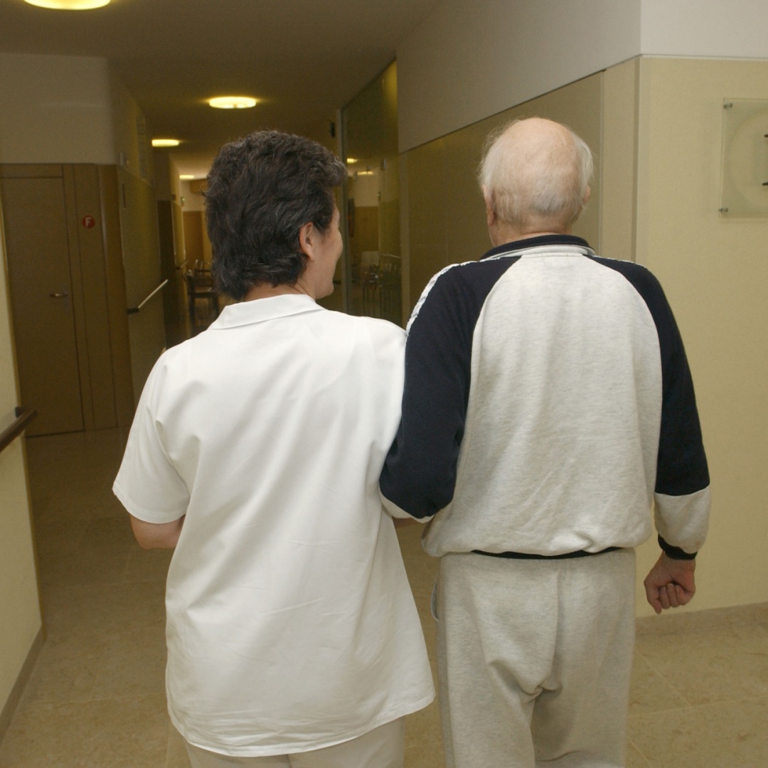 Un mese in una casa di cura in Svizzera costa, in media, 10'216 franchi