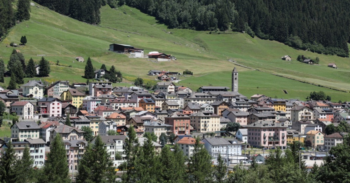 Choc in paese per la 21enne morta al rave - Ticinonline