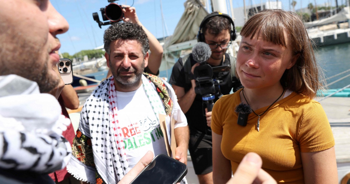 La flottiglia di Greta pronta a salpare: «Come può il mondo tacere su Gaza?».