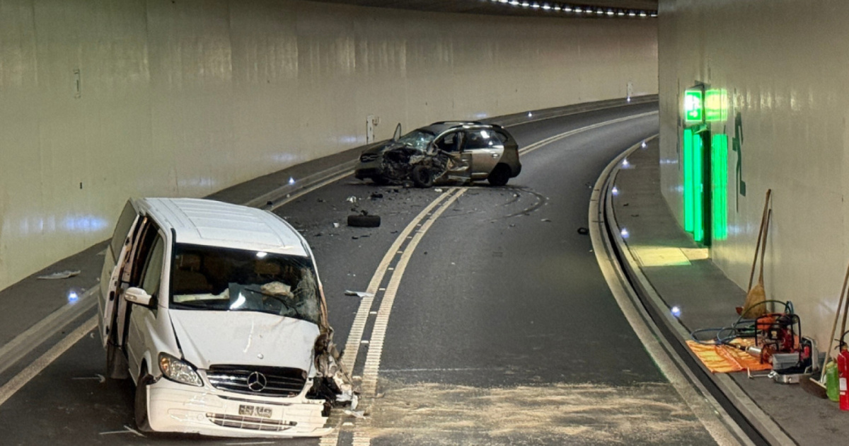 Frontale Nel Tunnel Di Sachseln Due Feriti E Traffico Bloccato Per Ore frontale-nel-tunnel-di-sachseln-due-feriti-e-traffico-bloccato-per-ore