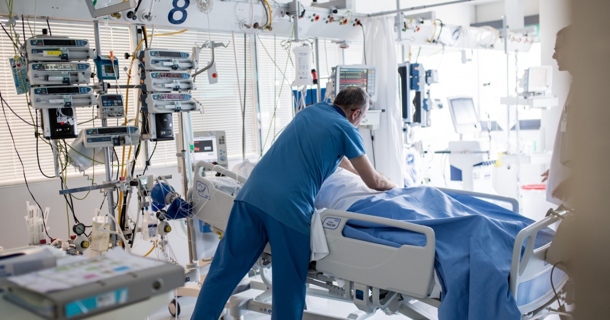 Tra frustrazione e controtendenza: «Per lavorare in ospedale devo andare a Milano»