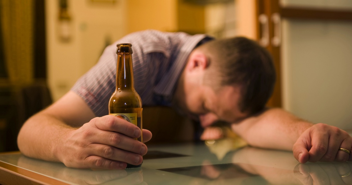 Allarme dipendenze: boom di richieste d’aiuto per alcol e droghe