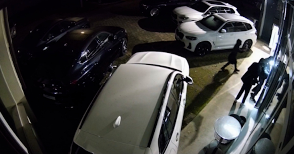 Auto di lusso nel mirino dei giovani criminali: quasi un furto al giorno