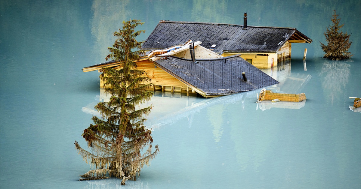 La foto dell'anno? Le case sommerse di Blatten