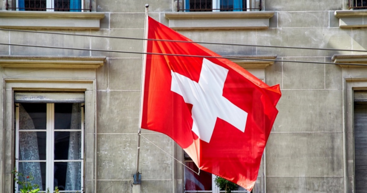 Blocher tuona per la neutralità integrale della Svizzera