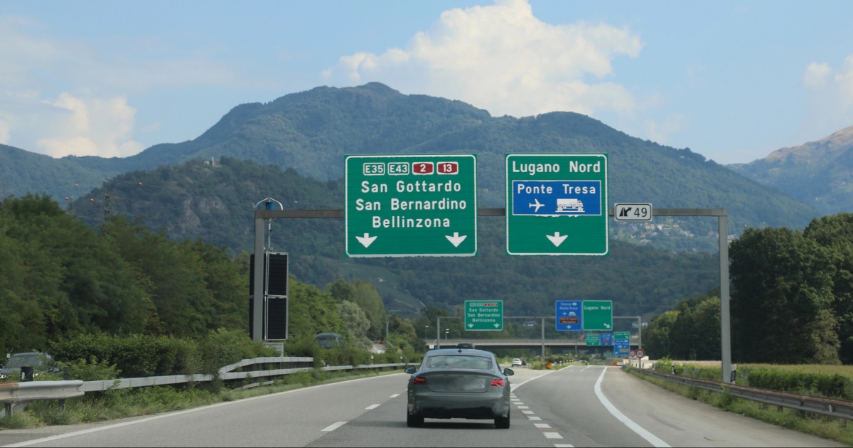 Il flop dei pannelli solari in autostrada e nelle stazioni di servizio