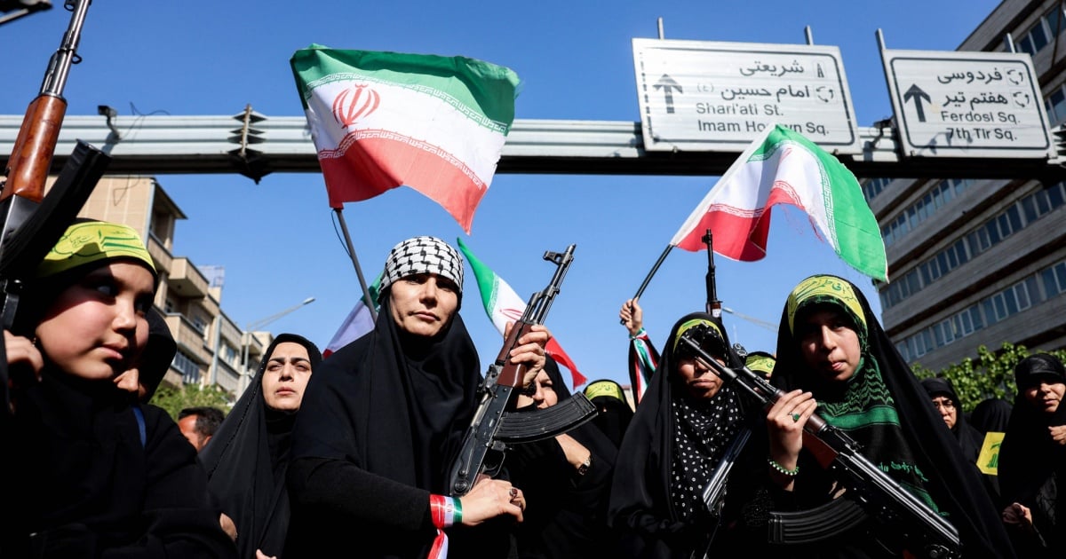 L'Iran revoca l'apertura dello Stretto di Hormuz e nega l'ok a nuovi negoziati