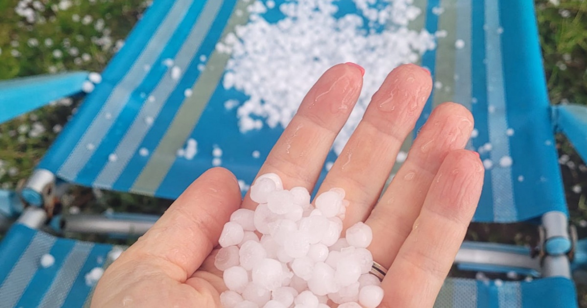 La grandine fa capolino sul Bellinzonese, allerta su Lugano