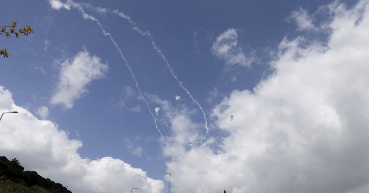 Le sirene risuonano all'alba in tutto Israele