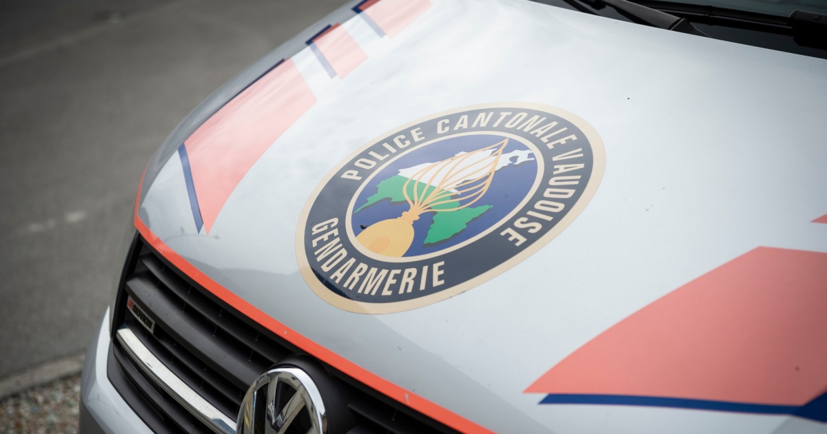 Perde il controllo del veicolo e precipita in una scarpata: muore un 74enne