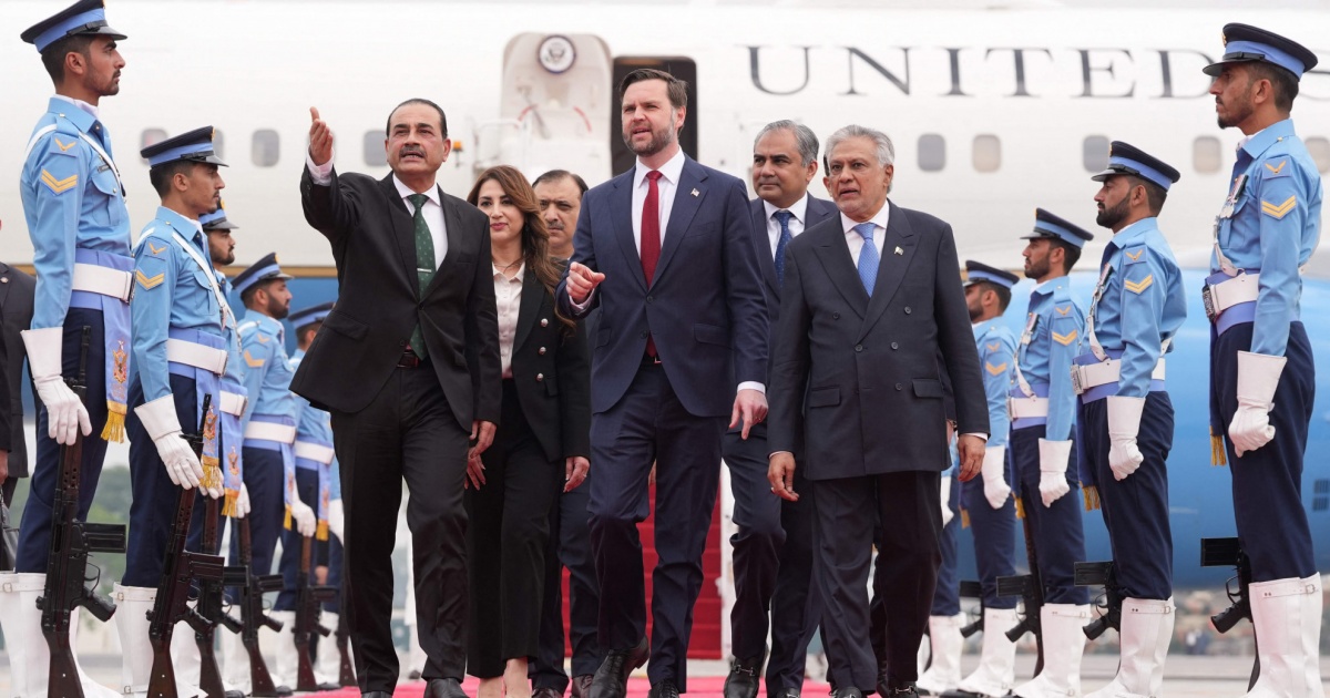 Scatta l'ora dei colloqui. Teheran: «Non ci fidiamo»