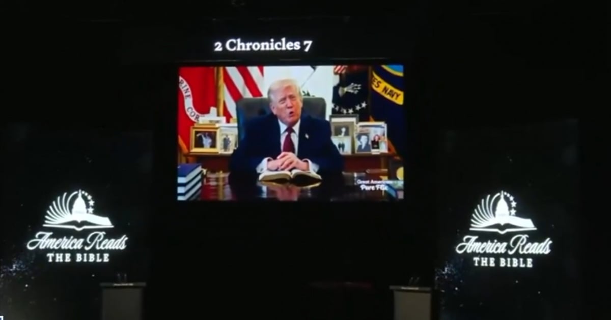 Trump proroga la tregua e dallo Studio Ovale legge un passo dell'Antico Testamento