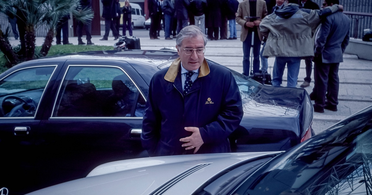 Dell'Utri a processo per i milioni ricevuti da Berlusconi