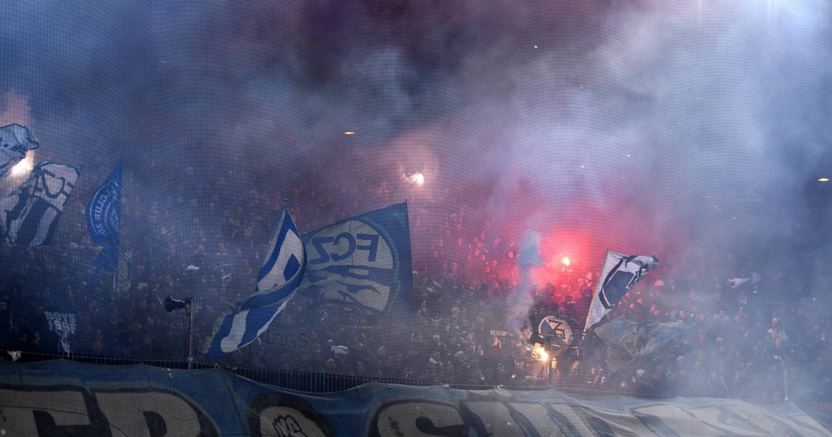 Tifo violento: la città di Zurigo non può chiudere le curve