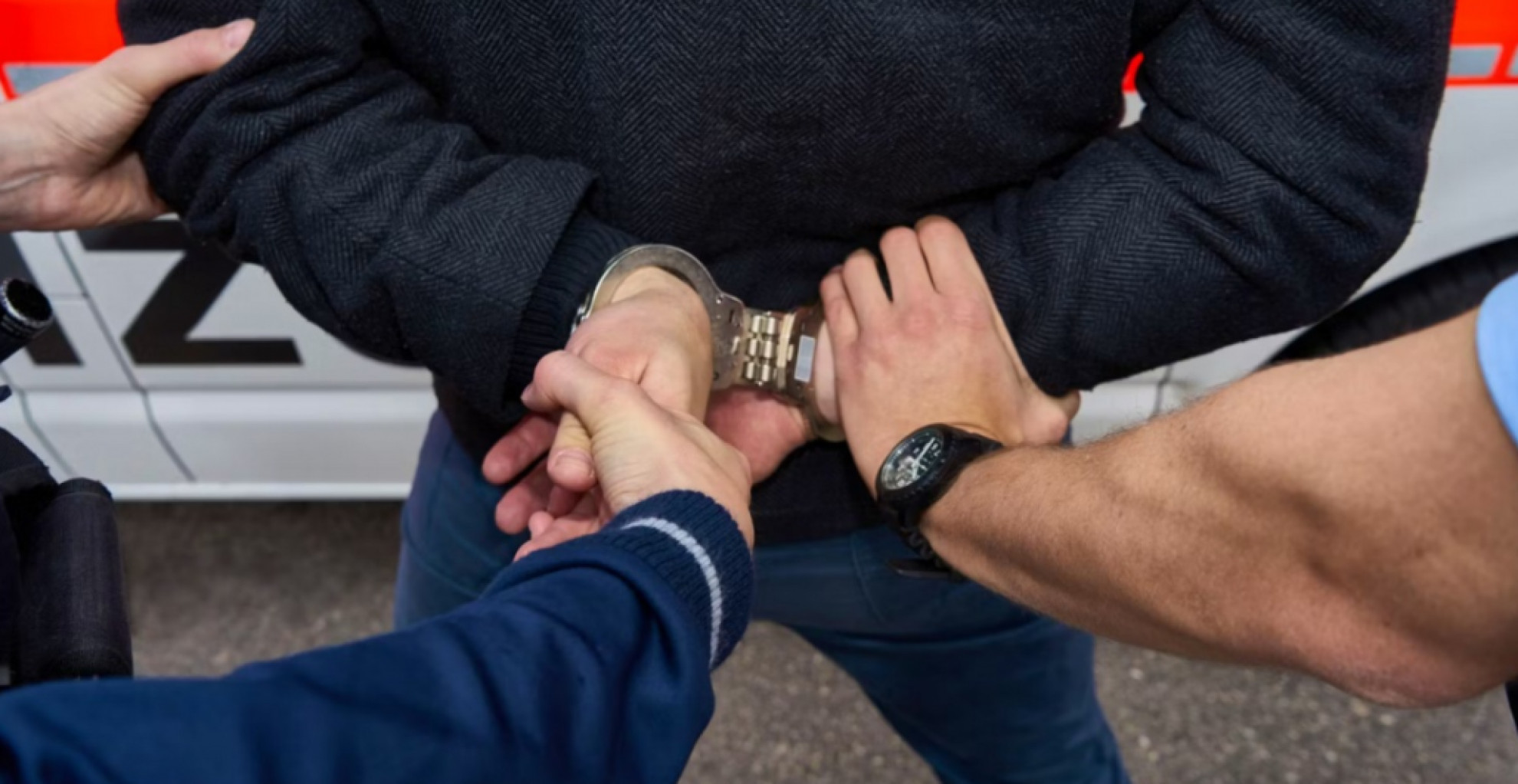 Corse illegali e video online: sette giovani motociclisti in manette