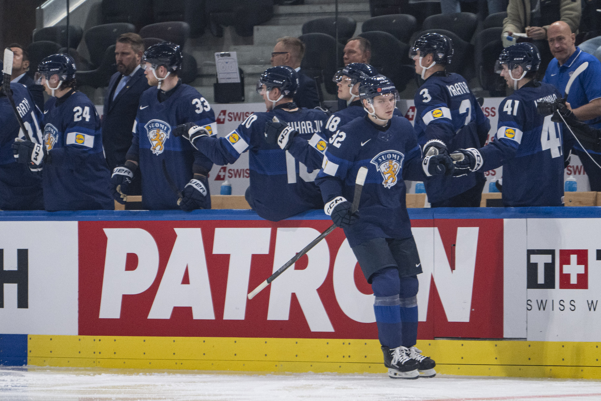 Goleada della Finlandia, che raggiunge la Svizzera