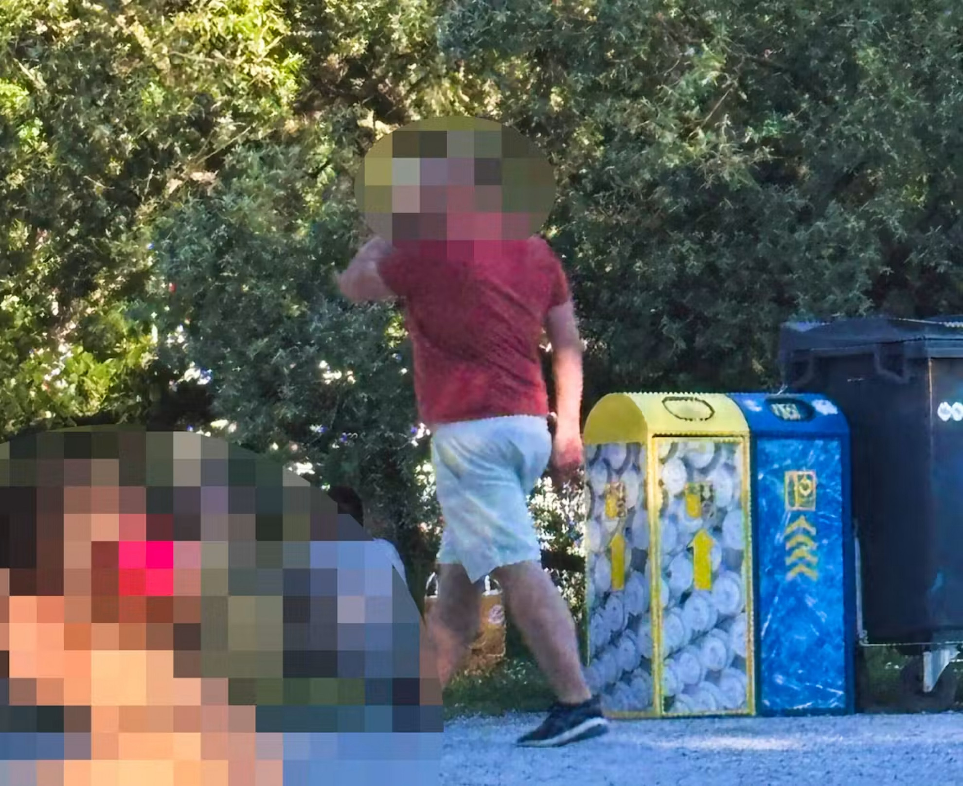 Filma donne in bikini e viene beccato: «Ha rifiutato di cancellare le immagini»