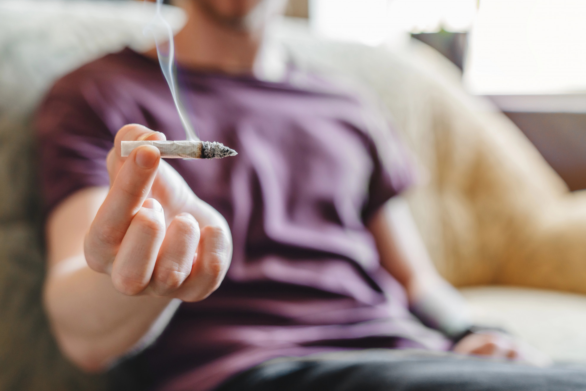 Il consumo di cannabis aumenta il testosterone nei giovani uomini
