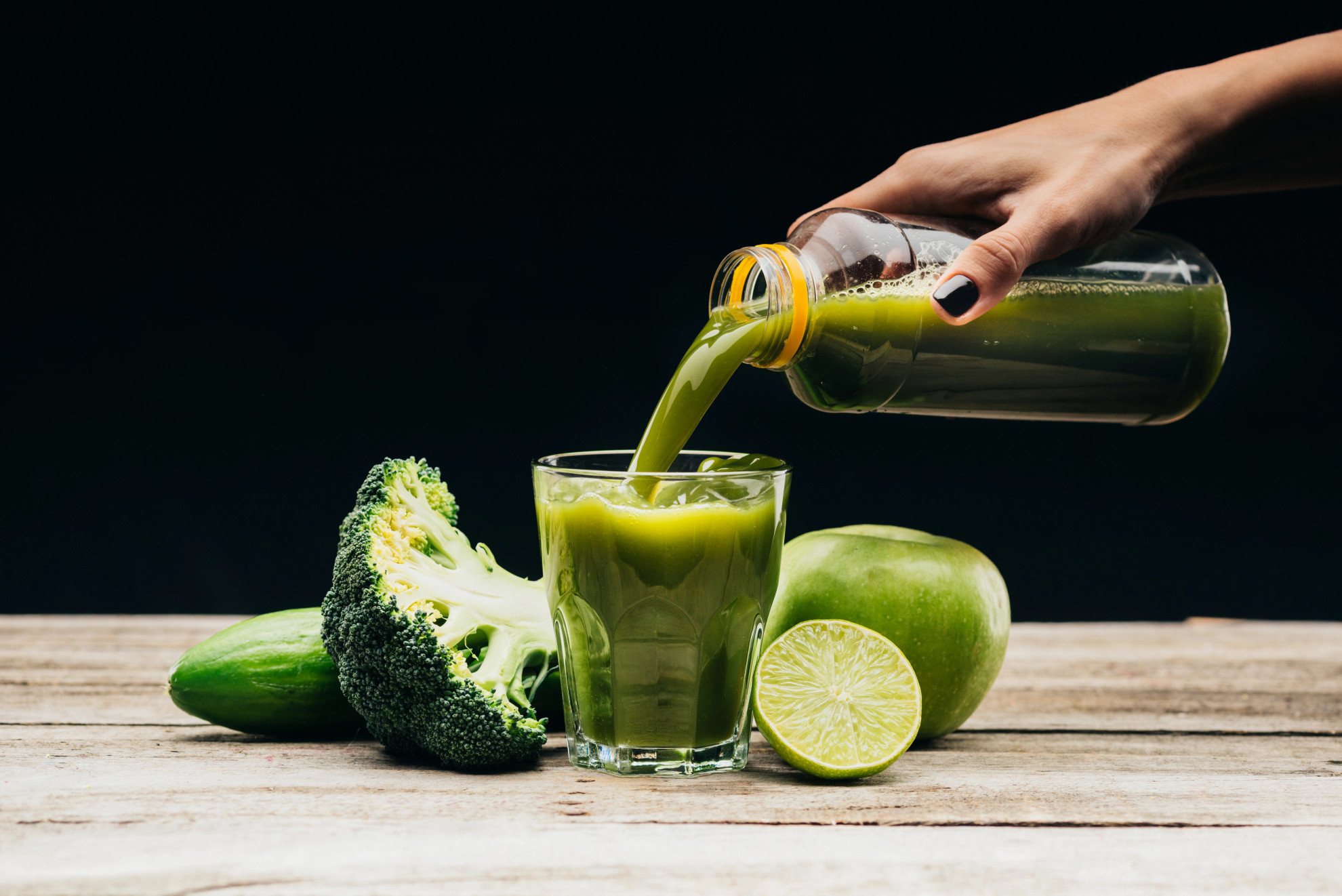 Uccisi da un eccesso di benessere: il veleno che prometteva la detox