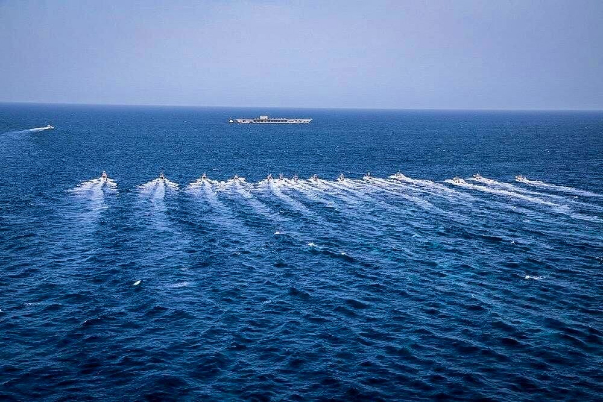 Iran: via libera a 20 navi nello Stretto di Hormuz