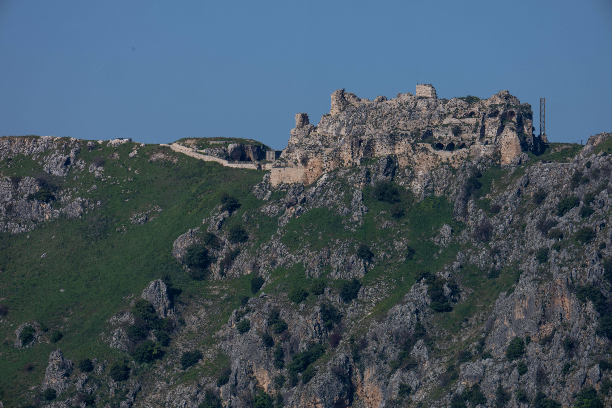 Trema il castello conteso da 900 anni