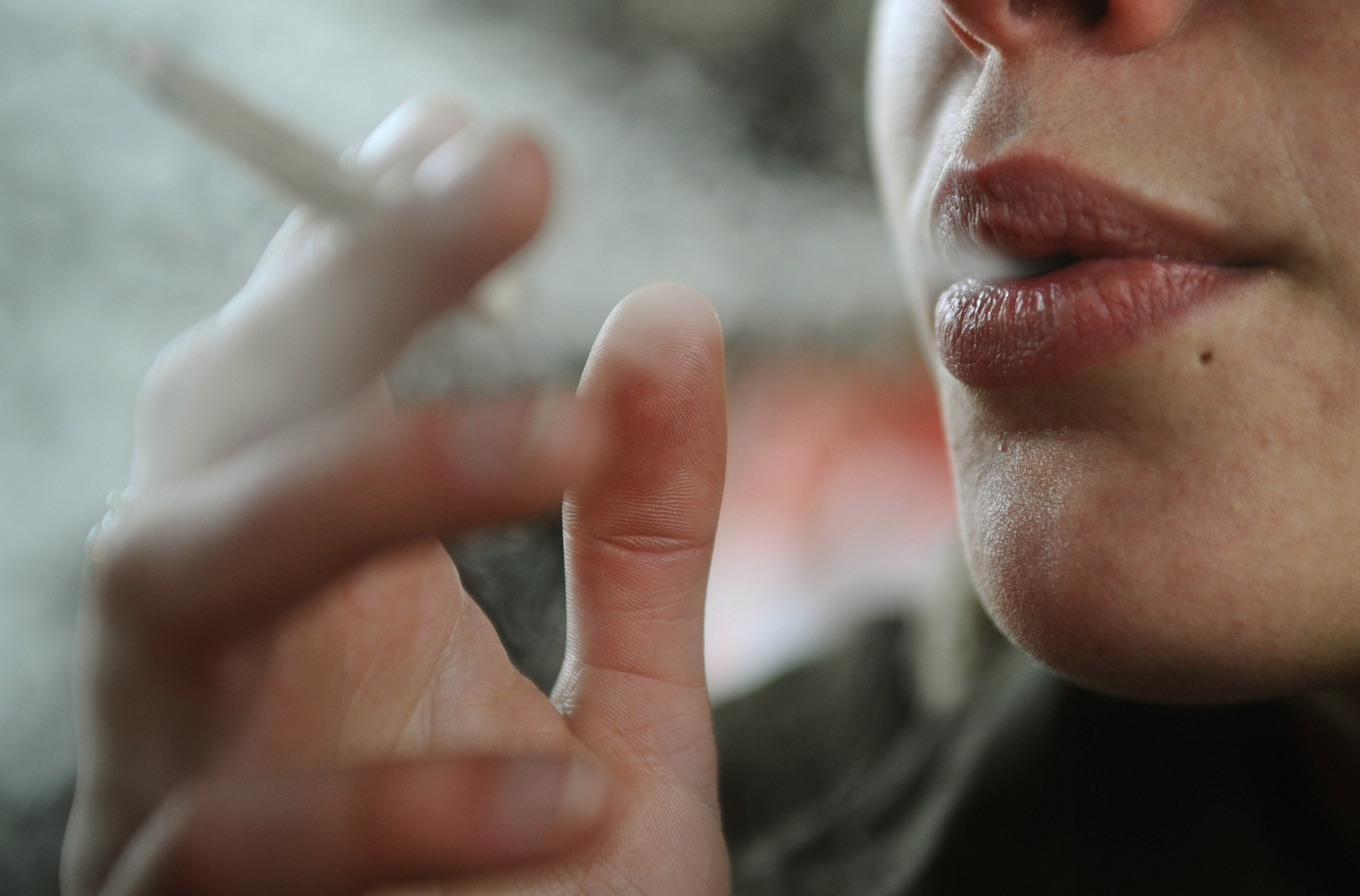Fumo e giovani, arrivano più controlli e multe