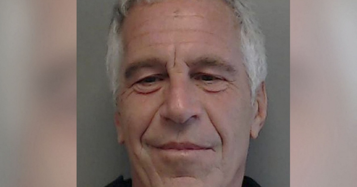 Un giudice ha reso pubblico il biglietto lasciato da Epstein prima del suicidio