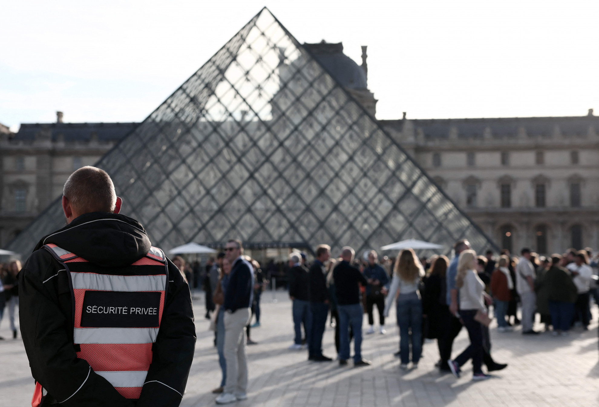 Furto al Louvre, spunta una pista belga nelle indagini