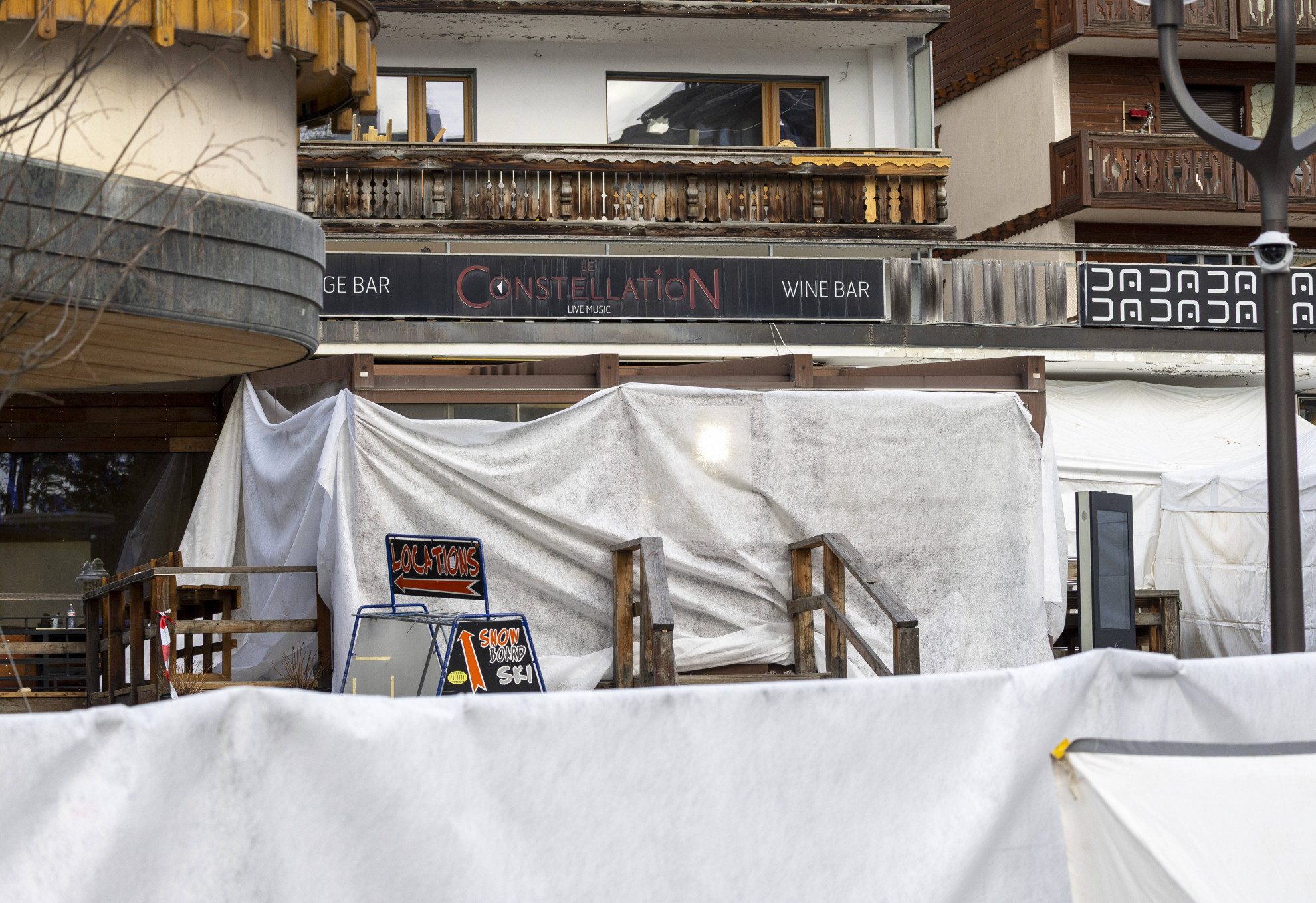 Crans-Montana: l'ex procuratore generale Lauber critica la gestione dell'inchiesta