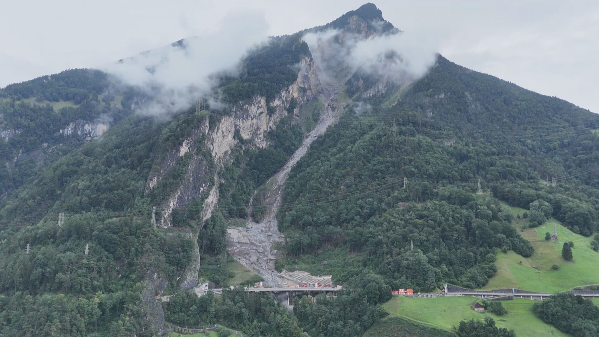 Il terreno si muove, chiusa l'Axenstrasse