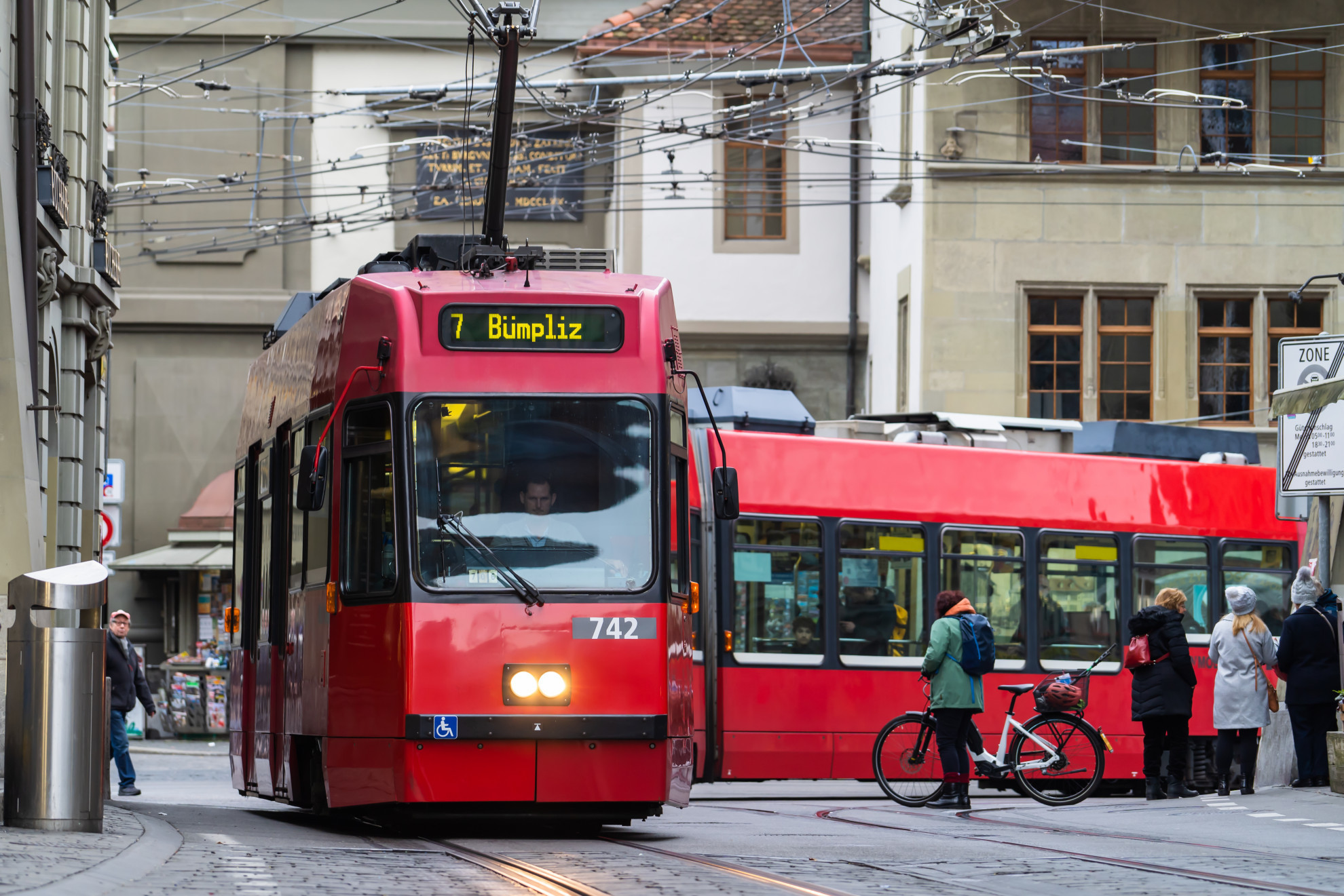 Trasporti pubblici sicuri, ma aumentano gli incidenti con bus e tram
