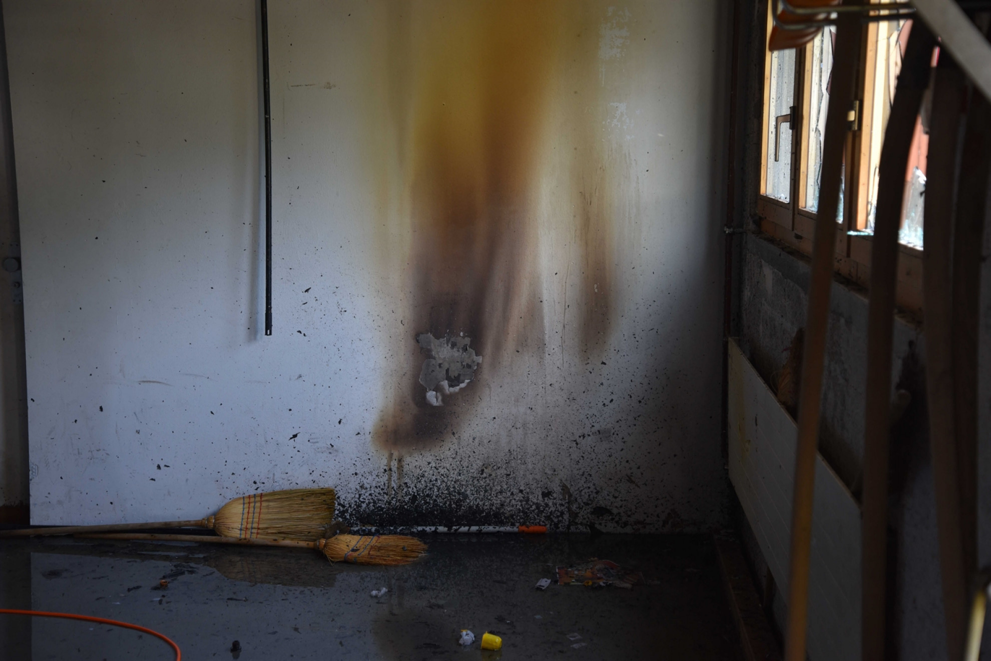 Incendio in un centro asilanti: nessun ferito